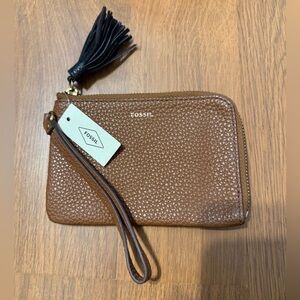 Fossil Tara Pebbled Leather Zip Wristlet Pouch Brown NEW WITH TAGS